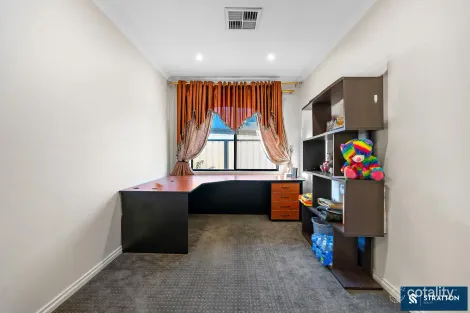 Property photo of 9 Marriott Crescent Wattle Grove WA 6107