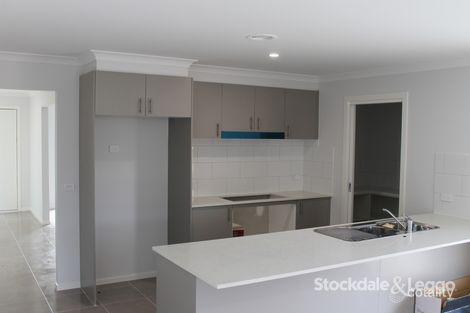 Property photo of 17 Water Lily Road Bunyip VIC 3815
