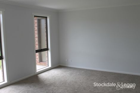 Property photo of 17 Water Lily Road Bunyip VIC 3815