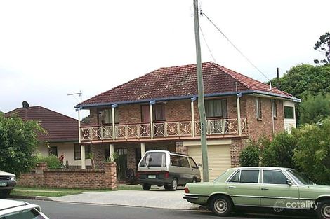 27 Deakin Ave, Southport, QLD 4215