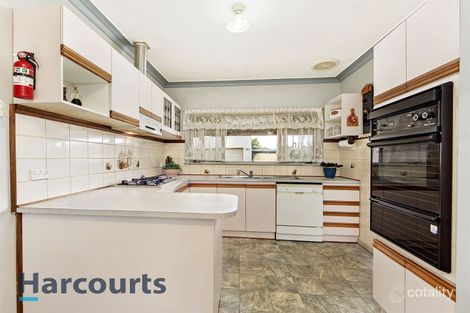Property photo of 39 Welwyn Parade Deer Park VIC 3023