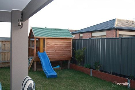 Property photo of 28 Landini Circuit Cranbourne North VIC 3977