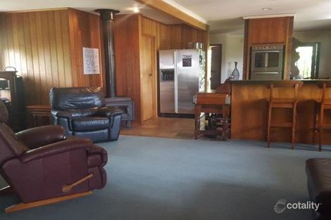 Property photo of 36 Circle Ridge Chirnside Park VIC 3116