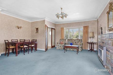 Property photo of 21 Wickham Grove Strathmore VIC 3041