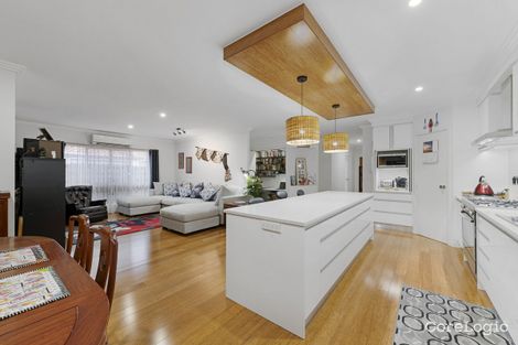 27 Chantelle Cct, Coral Cove, QLD 4670