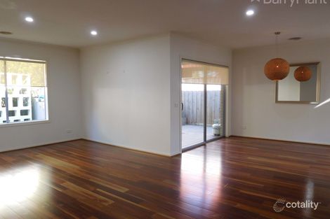 Property photo of 17 Nature Circuit Cranbourne North VIC 3977
