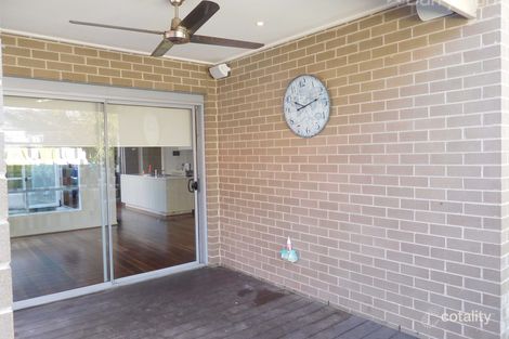 Property photo of 17 Nature Circuit Cranbourne North VIC 3977