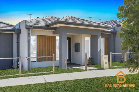 Property photo of 4 Viola Drive Rockbank VIC 3335