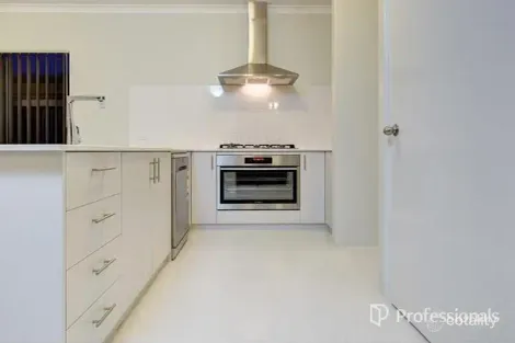 Property photo of 8 Amethyst Street Treeby WA 6164