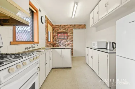 Property photo of 41 Whites Lane Glen Waverley VIC 3150