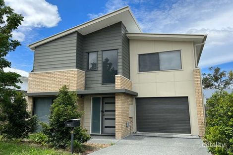 Property photo of 8 Savanna Gardens Pimpama QLD 4209