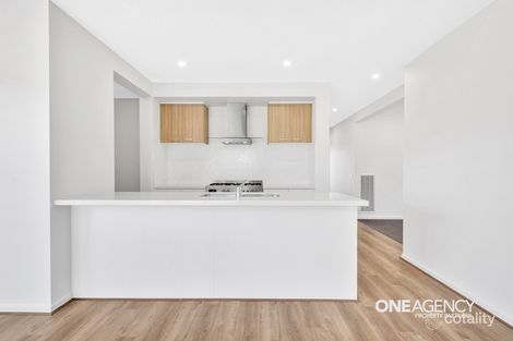 Property photo of 24 Wilderness Road Fraser Rise VIC 3336