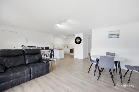 Property photo of 2/14 Brett Avenue Labrador QLD 4215