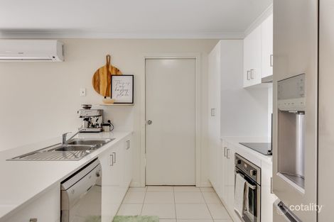 Property photo of 13 Cassidy Terrace Mount Kynoch QLD 4350