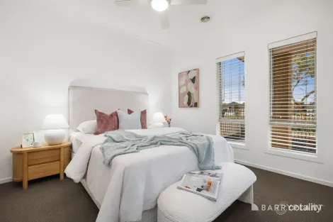 Property photo of 6 Penley Lane Sandhurst VIC 3977