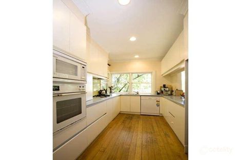 Property photo of 84 Valley Parade Glen Iris VIC 3146