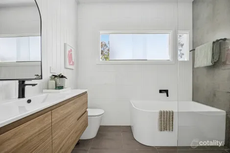 Property photo of 159 Winbin Crescent Gwandalan NSW 2259