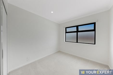 Property photo of 40 Carnival Boulevard Berwick VIC 3806