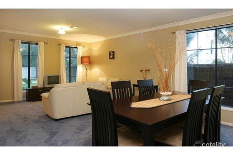 Property photo of 35 Spring Circuit Pakenham VIC 3810