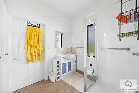 Property photo of 1 Roberts Street Moe VIC 3825