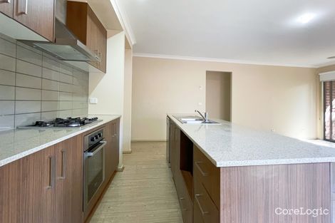 Property photo of 19 Dennerley Way Truganina VIC 3029