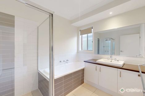 Property photo of 22 Olivebank Crescent Cranbourne North VIC 3977