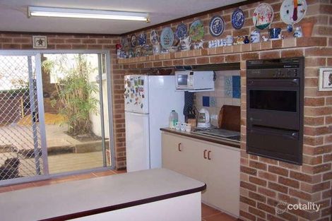 Property photo of 52 Ocean Drive Quinns Rocks WA 6030