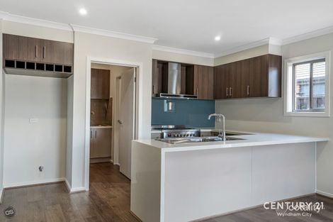 Property photo of 11 Ravenshaw Chase Tarneit VIC 3029