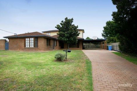4 Wills Pl, Lake Albert, NSW 2650