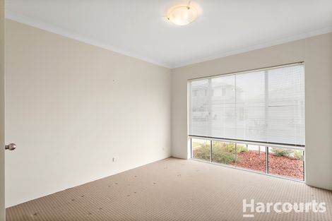 Property photo of 12 Silvereye Way Erskine WA 6210