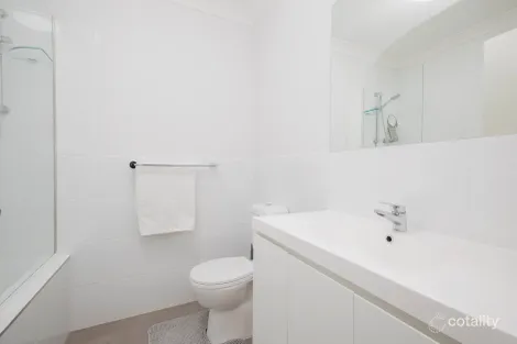 Property photo of 20 Wattlebird Crescent Elermore Vale NSW 2287