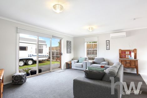 Property photo of 27 Carstairs Close Grovedale VIC 3216
