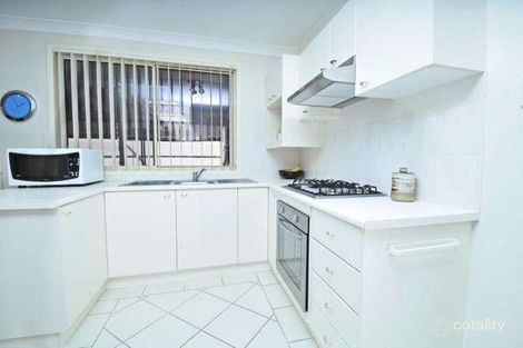 Property photo of 4 Angophora Close Mount Hutton NSW 2290