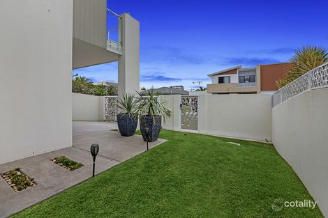 Property photo of 9 Catana Crescent Hope Island QLD 4212