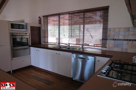 Property photo of 6 Linthorn Crescent Greenmount WA 6056