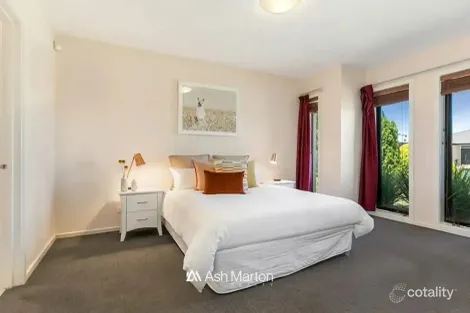 Property photo of 2 Amethyst Close Skye VIC 3977