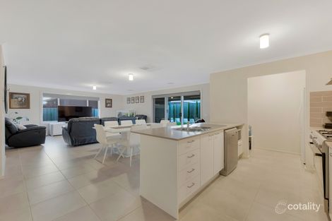 Property photo of 15 Hampshire Boulevard Leneva VIC 3691