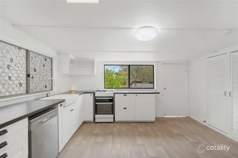 Property photo of 116 Carr Street Ipswich QLD 4305