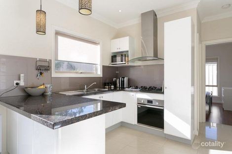 Property photo of 2/13 Madura Street Rosebud VIC 3939