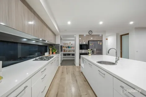 Property photo of 206 St Germain Boulevard Clyde North VIC 3978