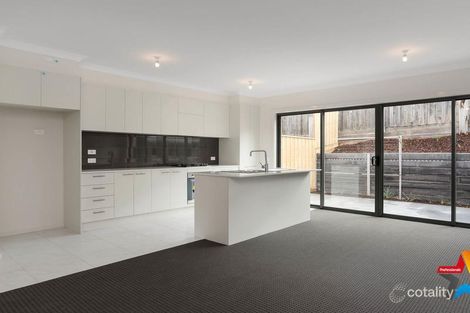 Property photo of 2 Toby Place Mooroolbark VIC 3138