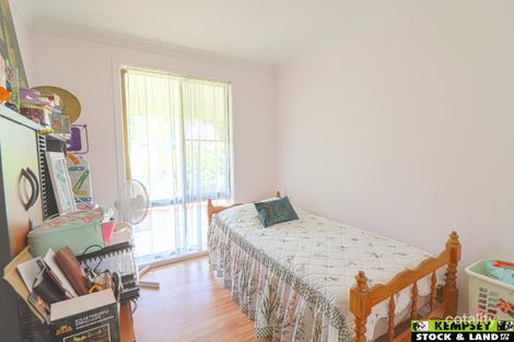 Property photo of 15 Hillview Drive Yarravel NSW 2440
