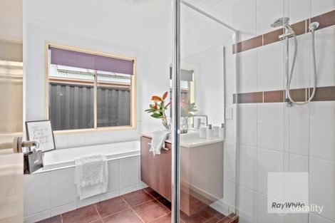 Property photo of 99 Wattle Valley Drive Hillside VIC 3037