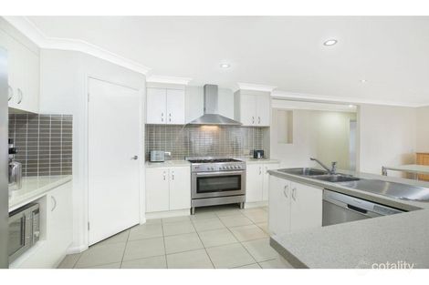 Property photo of 9 Robin Close Wakerley QLD 4154