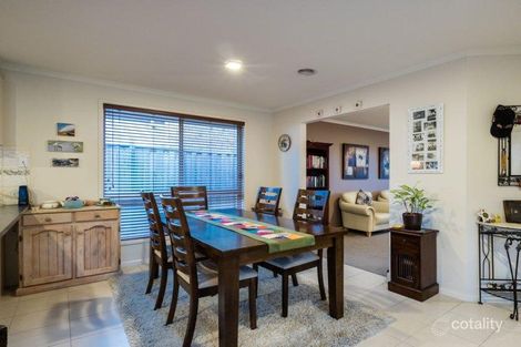 Property photo of 27 Penshurst Way Cranbourne North VIC 3977