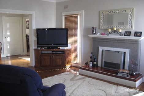 Property photo of 4 Hills Street Young NSW 2594