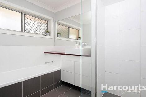 Property photo of 16 Woggle Street Jamboree Heights QLD 4074