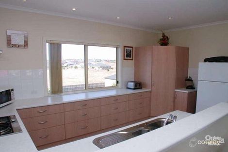 Property photo of 4 Kestrel Circuit Seaford Rise SA 5169
