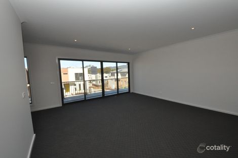 Property photo of 14 Yellow Gum Crescent Mooroolbark VIC 3138