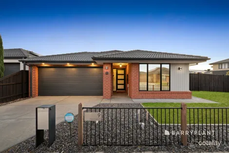 9 Albus Cres, Officer, VIC 3809